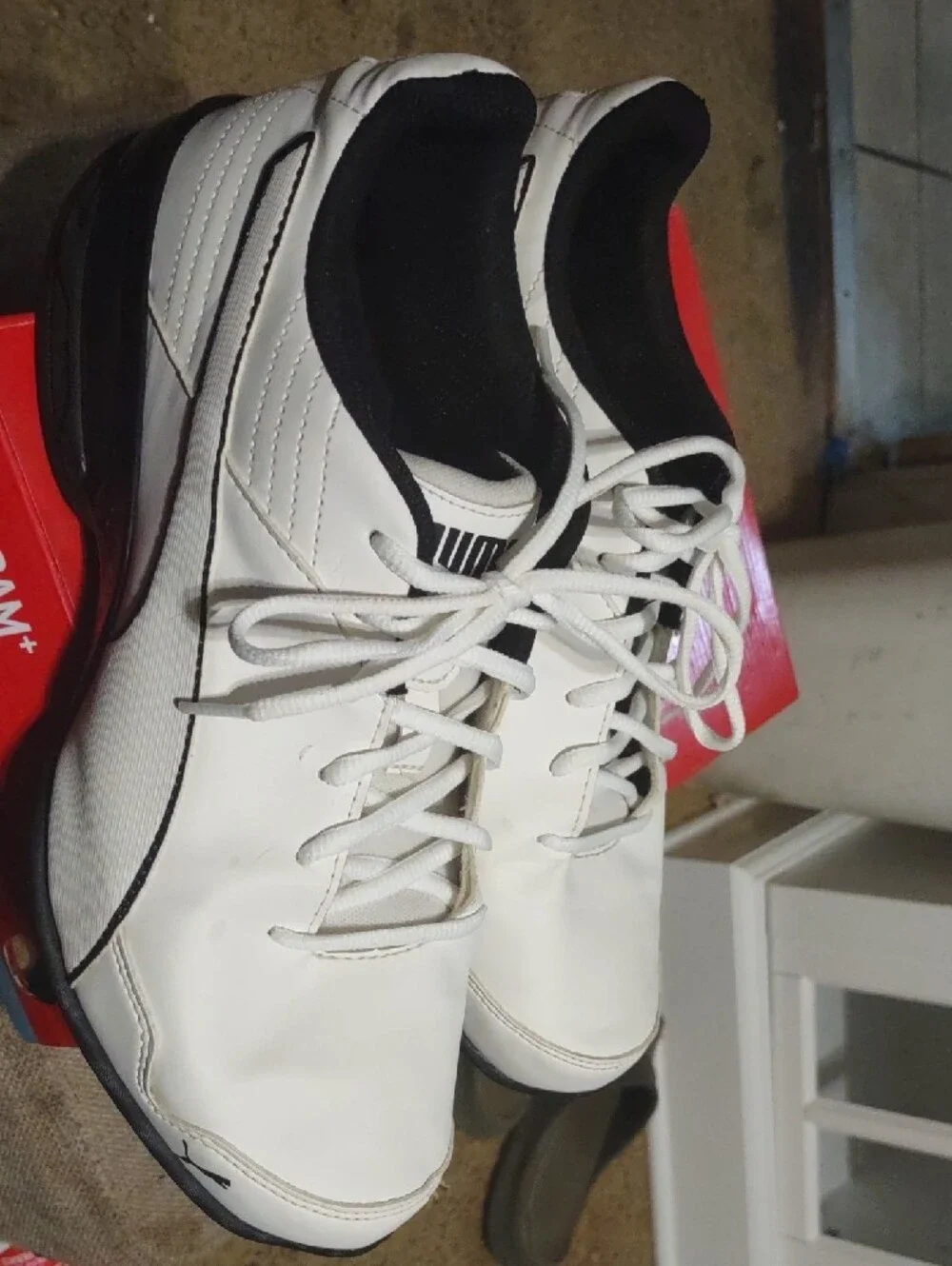 Puma Men’s White and Black Low-Top Lace-Up Sneakers